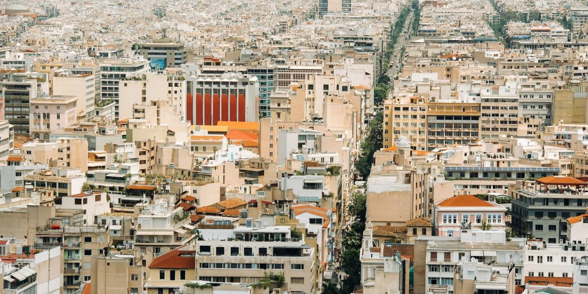Aibnb: Χιλιάδες ακίνητα εκτός πλατφόρμας βάσει νομοσχεδίου