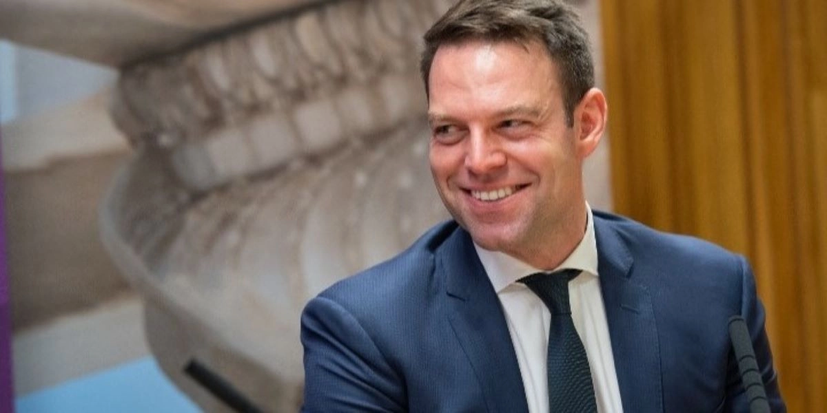 Κασσελάκης : Πολιτική επιλογή να πεινάνε οι συνταξιούχοι