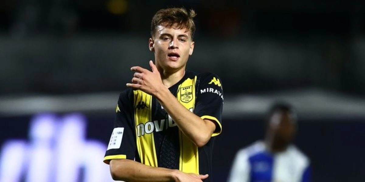 Άρης: Δεν προχώρησε ο δανεισμός του Παναγίδη στη Νιεπολόμιτσε, επέστρεψε στους «κίτρινους» ο νεαρός εξτρέμ