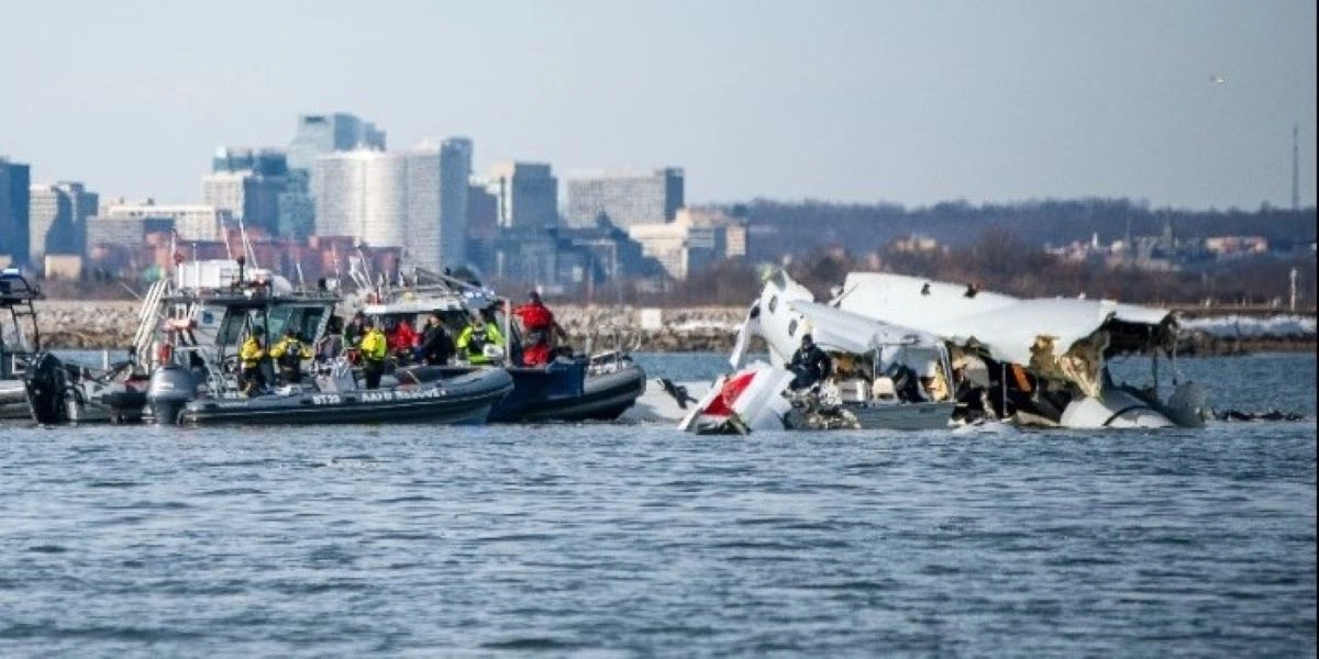 Ουάσινγκτον: Πολιτικές διαστάσεις παίρνει το αεροπορικό δυστύχημα με τις δηλώσεις Τραμπ