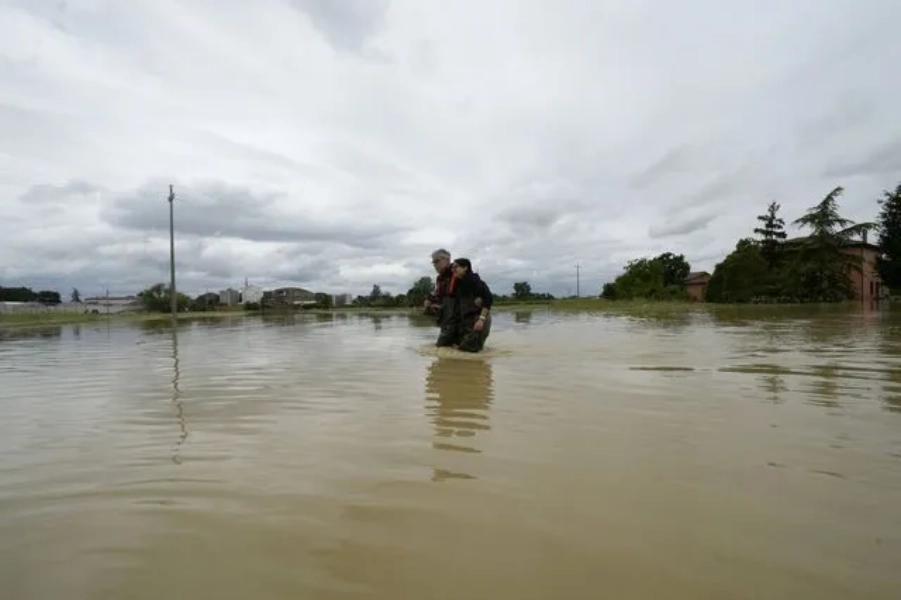 Σικελία: Μέσα σε 4 ώρες έπεσε βροχή ενός μήνα
