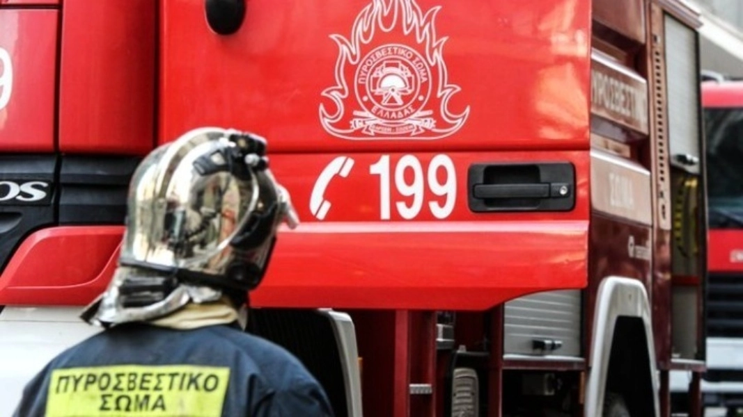 Φωτιά σε διαμέρισμα στην Καλαμαριά Θεσσαλονίκης – Απομακρύνθηκε άνδρας απο το κτίριο