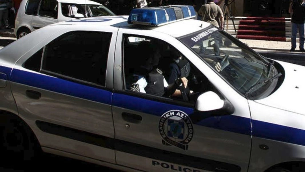 Βόλος: 18χρονος Ρομά απείλησε αστυνομικούς – “Έχουμε όπλα καλύτερα από τα δικά σας”