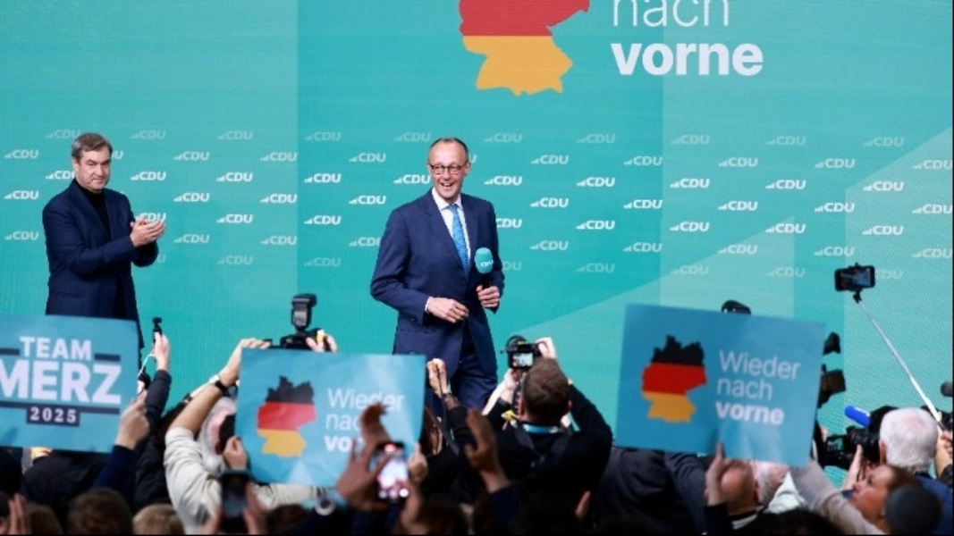 Μέρτς: Τηλεφωνικές συνομιλίες με Τραμπ και Νετανιάχου
