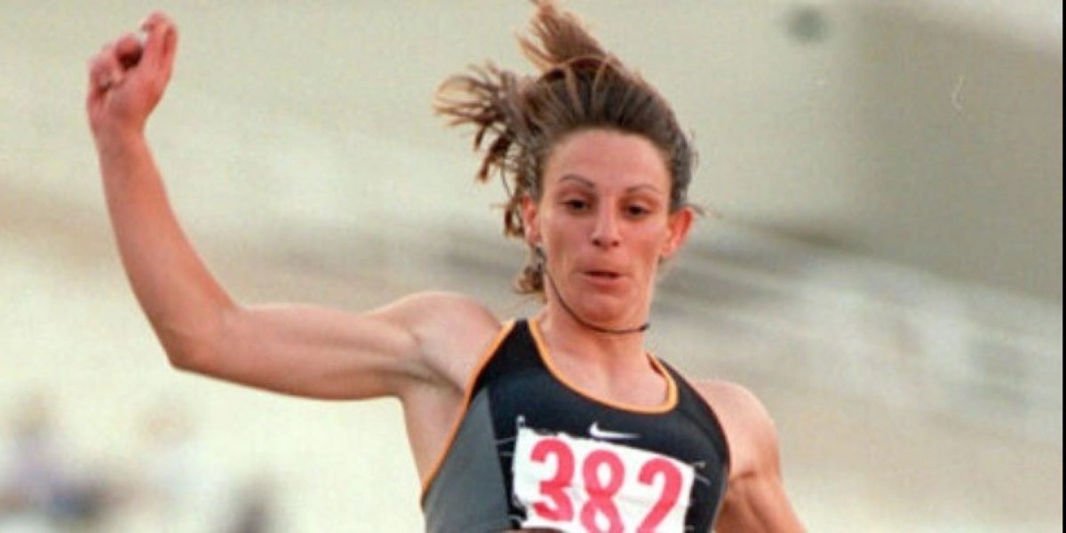 Απεβίωσε σε ηλικία 53 ετών η πρώην αθλήτρια στίβου στο άλμα εις μήκος, Ελένη Καραμπεσίνη