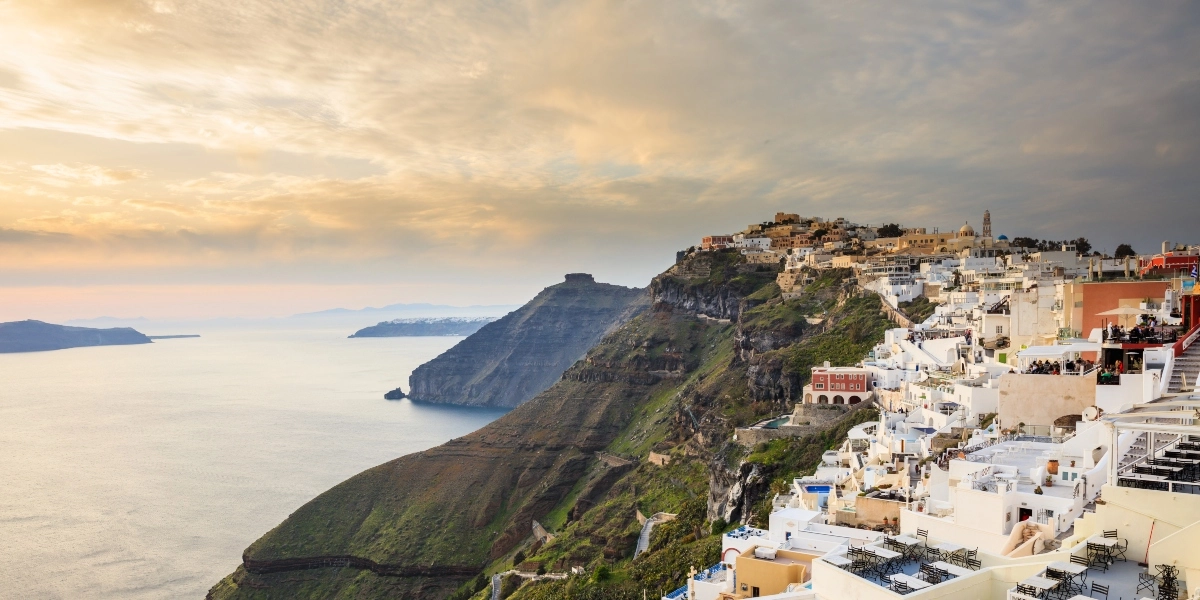 Σαντορίνη: Επιστρέφει στην κανονικότητα μετά τη μείωση των σεισμικών δονήσεων-Άνοιξαν τα σχολεία στις Κυκλάδες