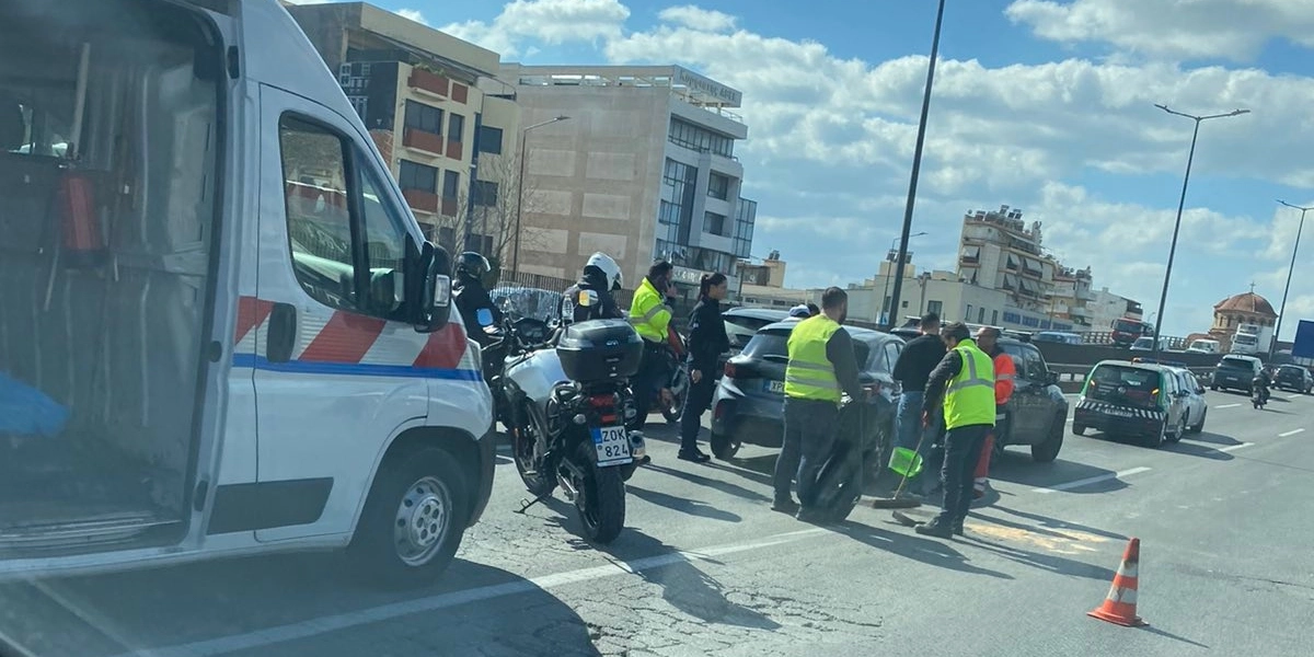 Λεωφόρος Κηφισού: Μποτιλιάρισμα χιλιομέτρων λόγω τροχαίου