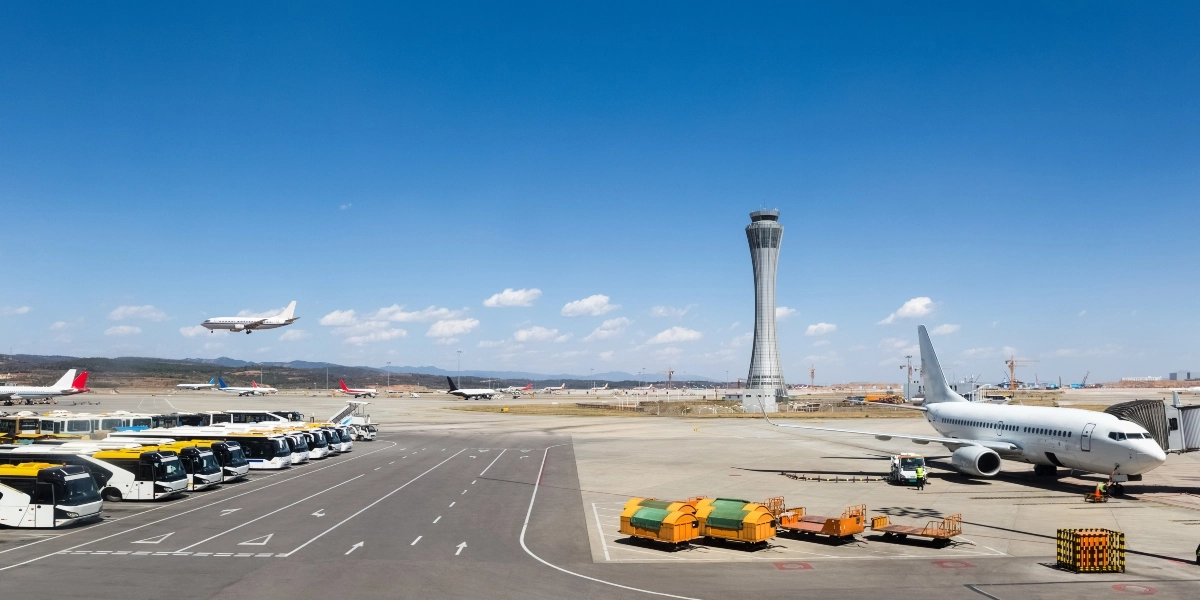 Άνοιξε το αεροδρόμιο Ηρακλείου μετά τον αποκλεισμό από τους αγρότες -Θα λειτουργήσει μέχρι τις 23:00