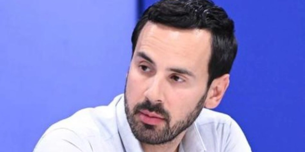 Ρωμανός για ΠΑΣΟΚ: Το πότισμα των «λεφτόδεντρων» κόστισε πολύ ακριβά στη χώρα μας