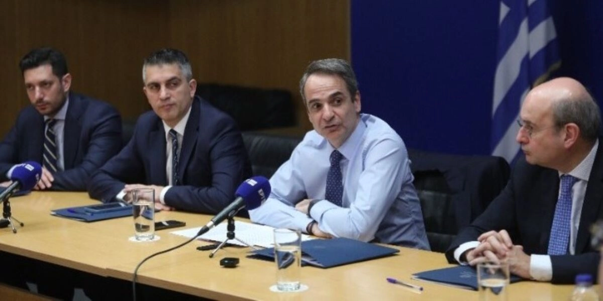 Μητσοτάκης στο ΥΜΕ: Προτεραιότητα ο σιδηρόδρομος και ο στόλος των λεωφορείων