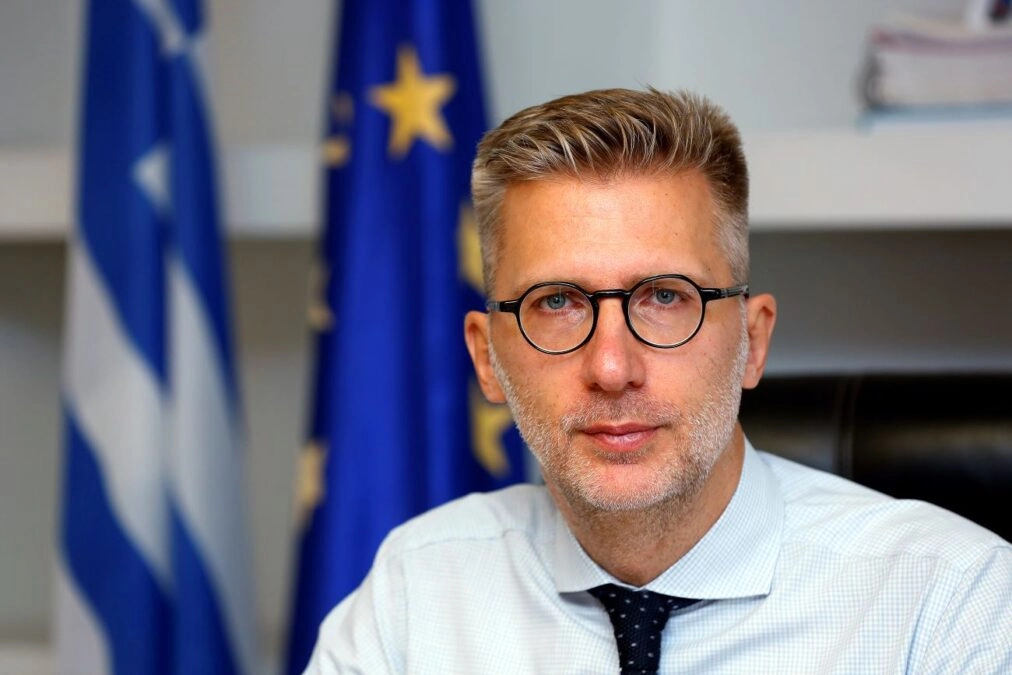 Άκης Σκέρτσος: Στατιστική και πολιτική λαθροχειρία από το ΠΑΣΟΚ στο θέμα των διακοπών των Ελλήνων