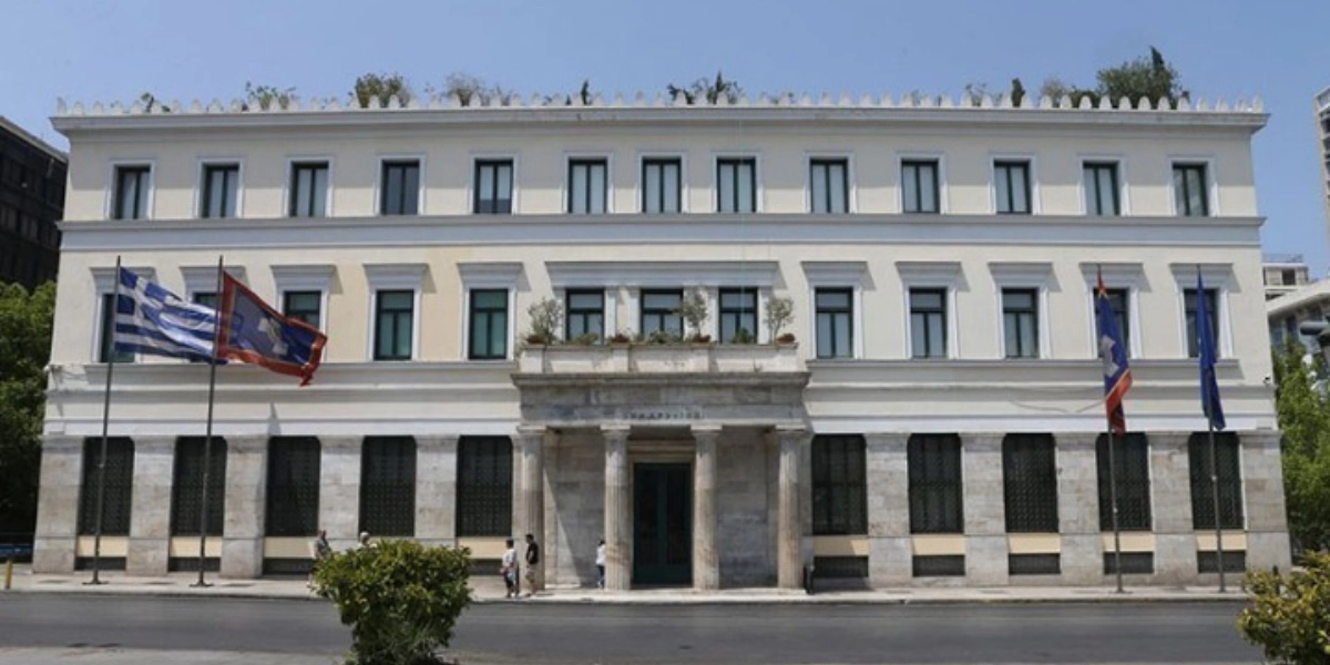 Δήμος Αθηναίων: Κόντρα μεταξύ Μπακογιάννη-Δούκα για τα επεισόδια στα Εξάρχεια