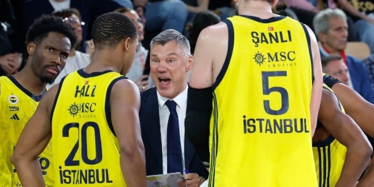 Euroleague: Κορυφαίος προπονητής για τη φετινή σεζόν ο Σαρούνας Γιασικεβίτσιους της Φενέρμπαχτσε
