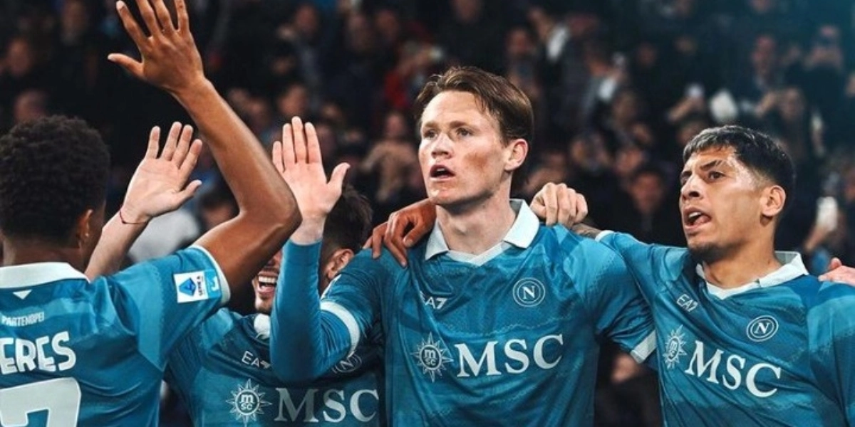 Μόντσα-Νάπολι 0-1: Με σκόρερ τον ΜακΤόμινεϊ, οι Ναπολιτάνοι εξακολουθούν να πιέζουν την κορυφή της Serie A