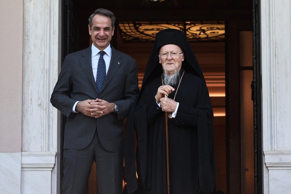 Στο Μαξίμου ο Πατριάρχης Βαρθολομαίος