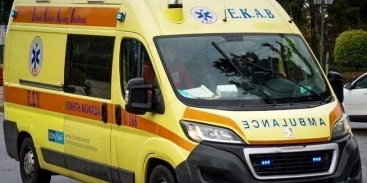 Κυλλήνη: Σοβαρό τροχαίο με τρεις τραυματίες – Αυτοκίνητο συγκρούστηκε με τρακτέρ