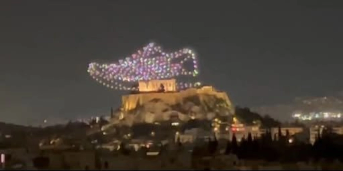 Ακρόπολη: Μηνύσεις από το ΥΠΠΟ για το drone show εταιρίας- Πυρά από την αντιπολίτευση