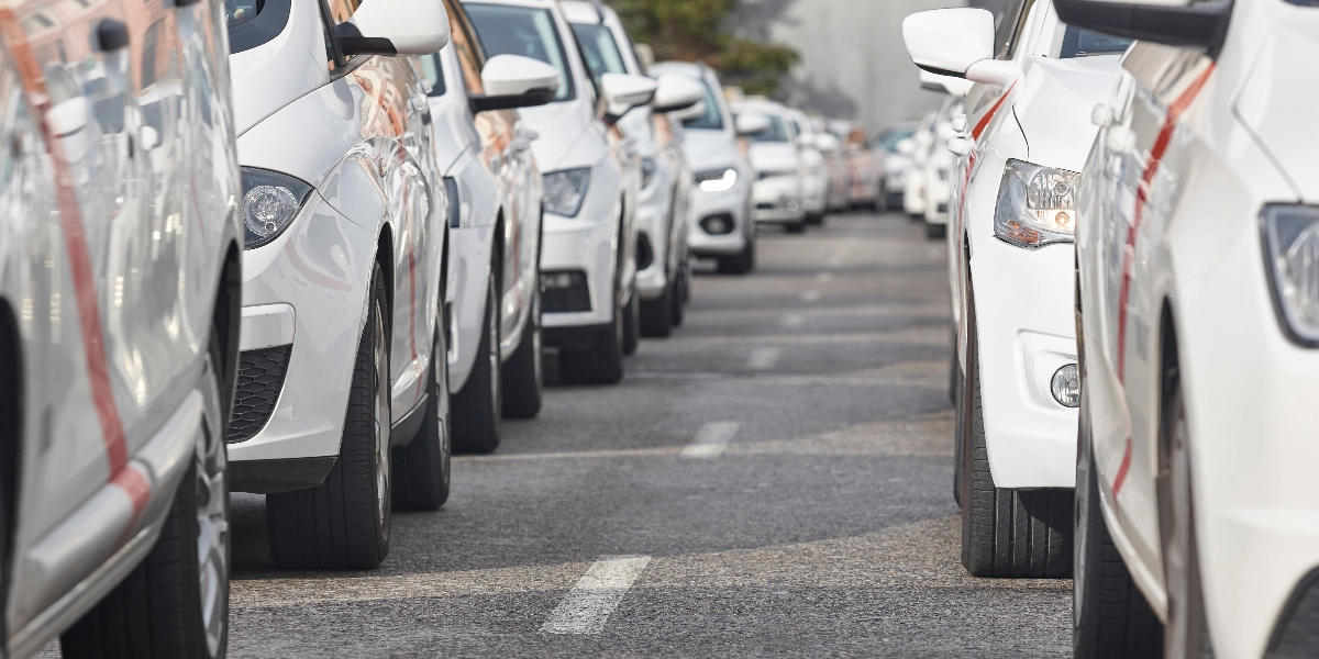 ΑΑΔΕ: Στο μικροσκόπιο οι παραβάσεις οχημάτων – Αυστηρά πρόστιμα σε ακινητοποιημένα, χωρίς ΚΤΕΟ και ανασφάλιστα