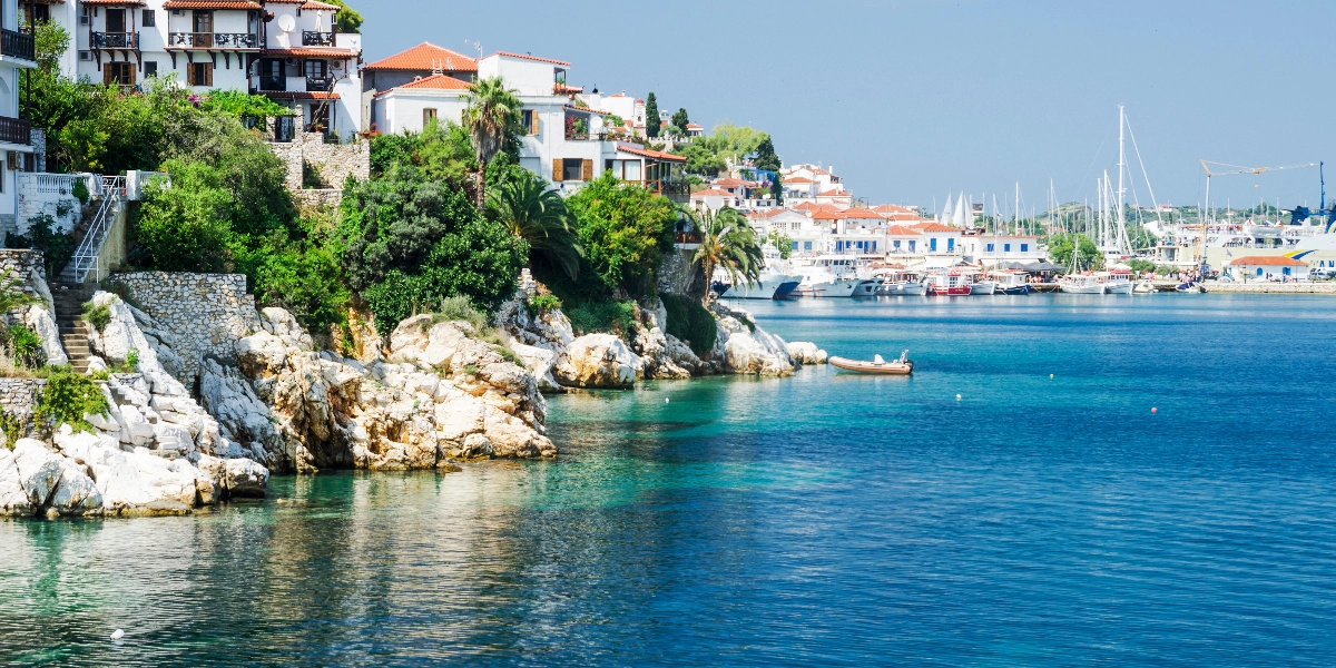 Καιρός: Καλοκαιρινές οι θερμοκρασίες με τοπικές βροχές και καταιγίδες – Έως τους 31 βαθμούς το θερμόμετρο