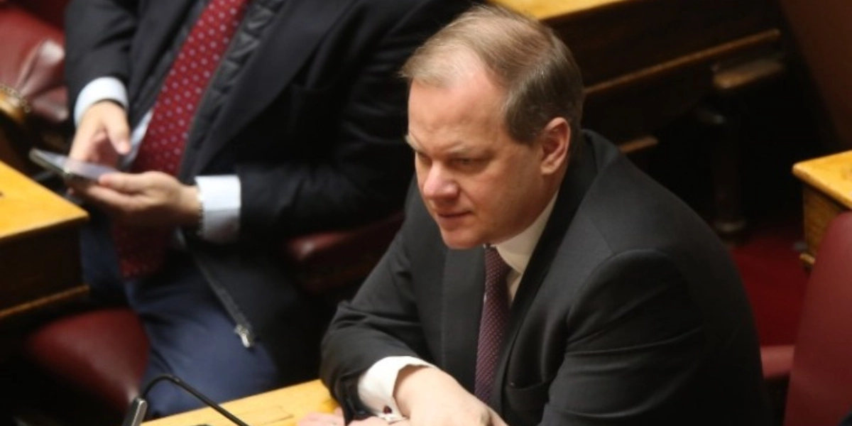 «Έκανα τον κόσμο τούμπα»: Οι αποκαλυπτικοί διάλογοι στη νέα δικογραφία για τον ΟΠΕΚΕΠΕ και η έμμεση εμπλοκή Καραμανλή