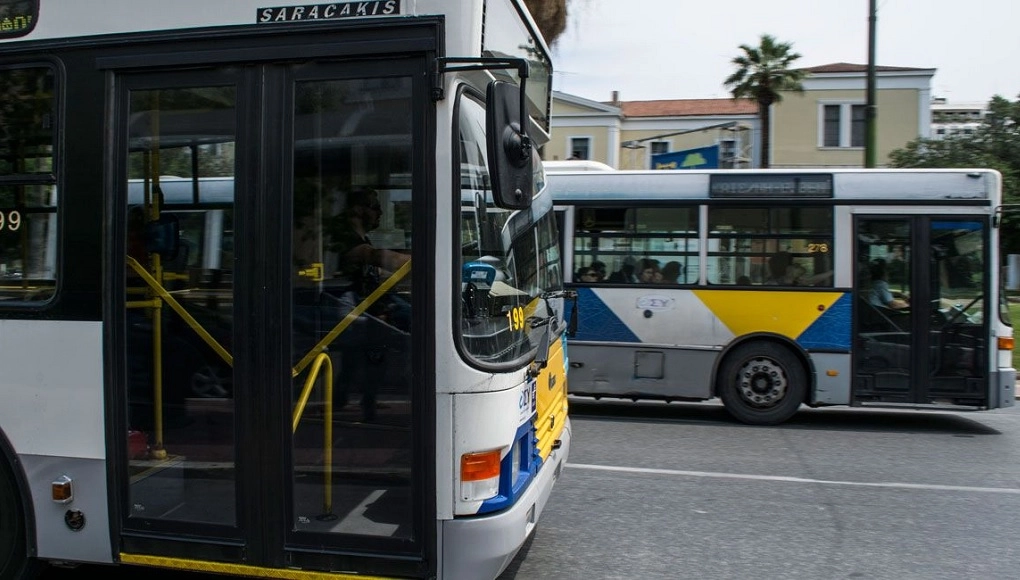 Συνελήφθη οδηγός λεωφορείου για απόπειρα ανθρωποκτονίας – Εμβόλισε συνάδελφό του με το όχημα