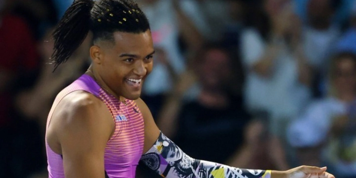 Καραλής: Στη δεύτερη θέση με άλμα στα 6.02 στη Βουδαπέστη