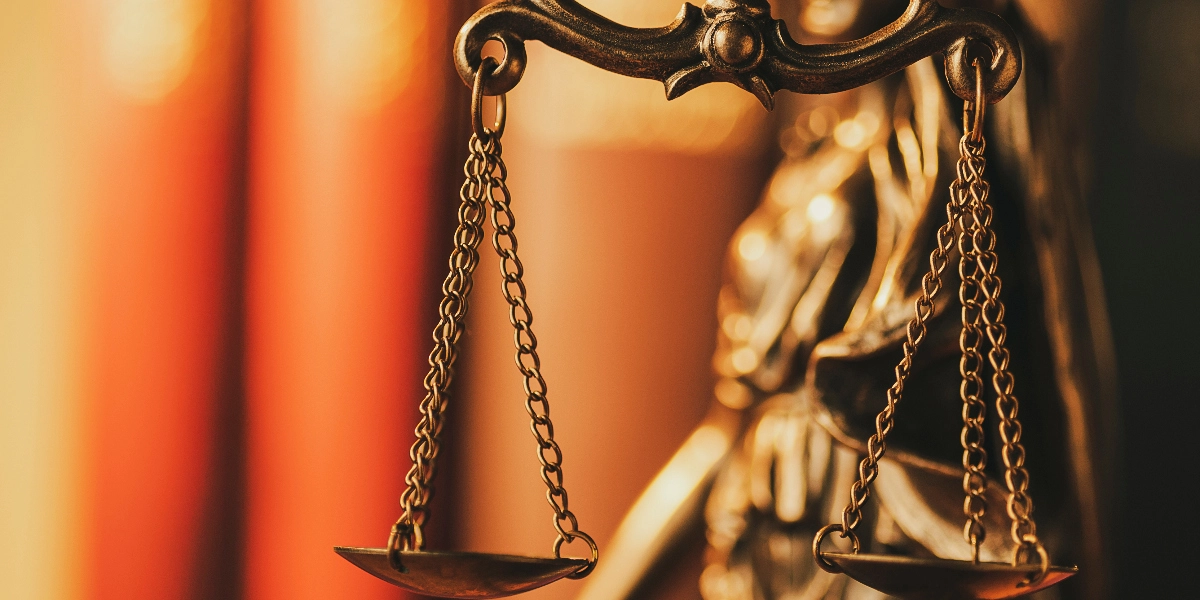 Η απάντηση της Ένωσης Δικαστών και Εισαγγελέων στην παρέμβαση Κλάπα για την Ζωή Κωνσταντοπούλου