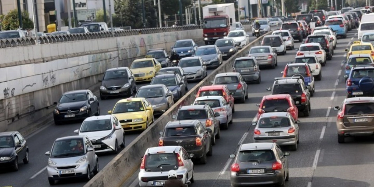 Αττική: Κάμερες σε οκτώ σημεία επικινδυνότητας και 10 λεωφορεία για τον έλεγχο του ΚΟΚ