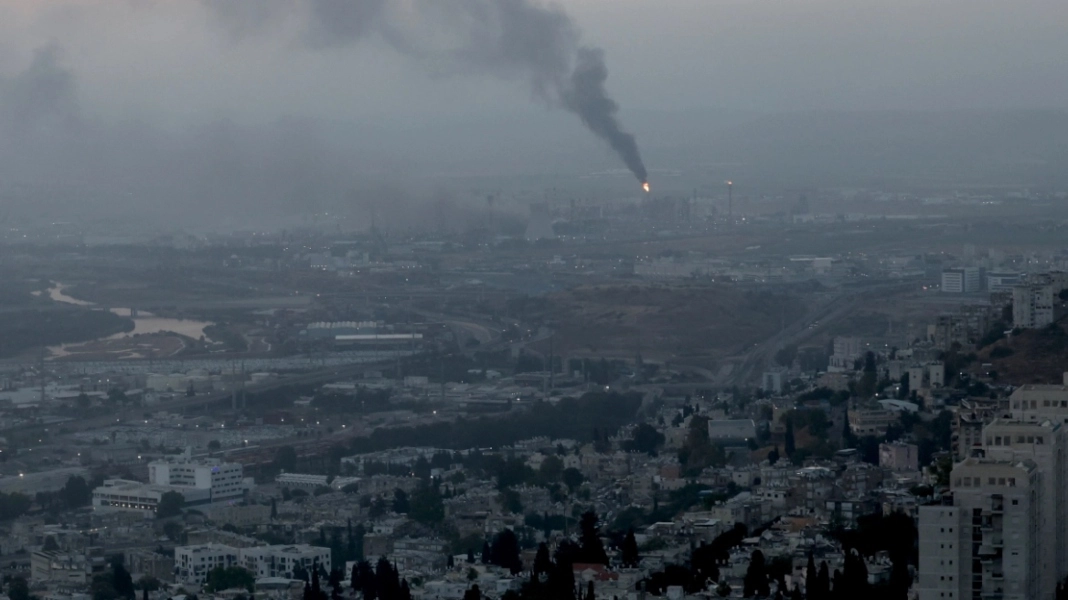 Ισραήλ εξετάζει χερσαία επέμβαση στον Λίβανο – Γαλλία ετοιμάζεται για άμυνα στον Κόλπο μετά επίθεση σε διυλιστήρια
