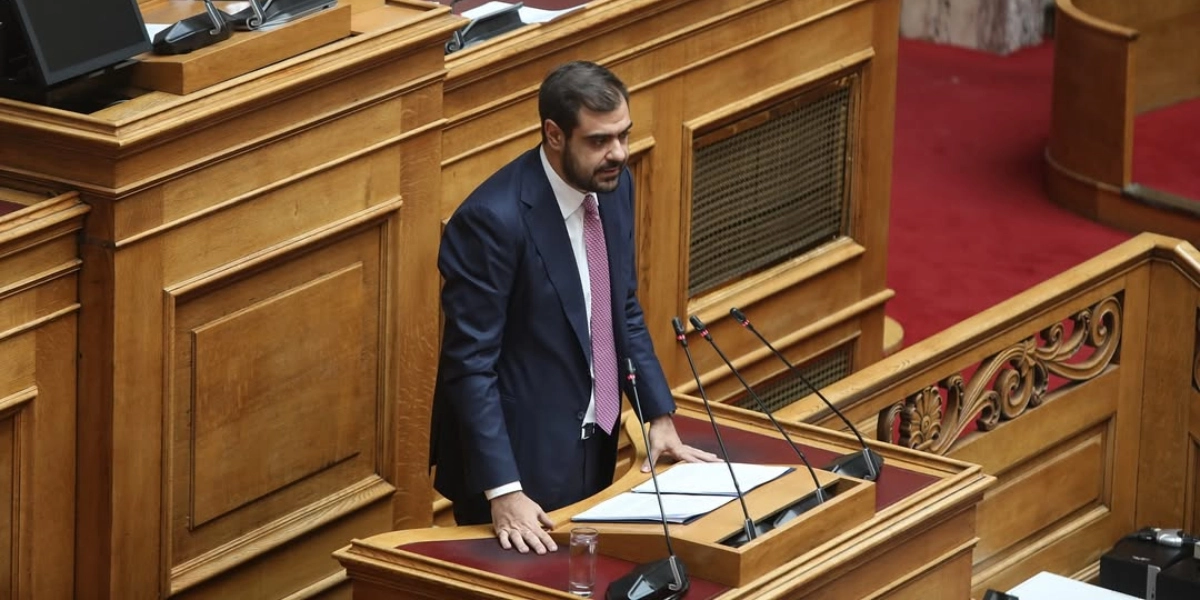 Μαρινάκης: Επιμένει στα ψέματα για τον πρωθυπουργό ο Ανδρουλάκης, μιλάει για γάμο προς 20ετίας με κουμπάρο τον… Κωνσταντίνο Μητσοτάκη!