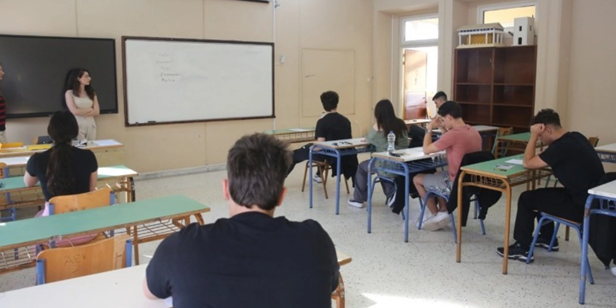 Πανελλήνιες 2025: Πώς εκτιμάται ότι θα κινηθούν οι βάσεις εισαγωγής