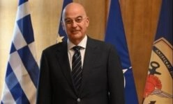 Απε-Μπε Δένδιας