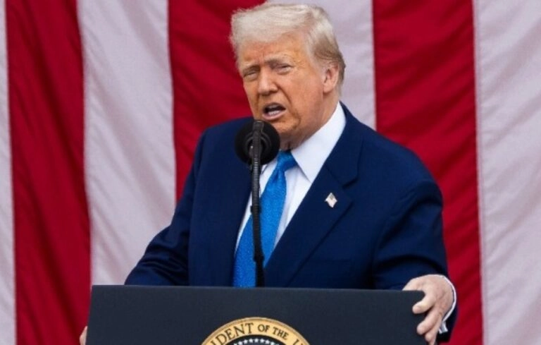 ΑΠΕ-ΜΠΕ ΤΡΑΜΠ