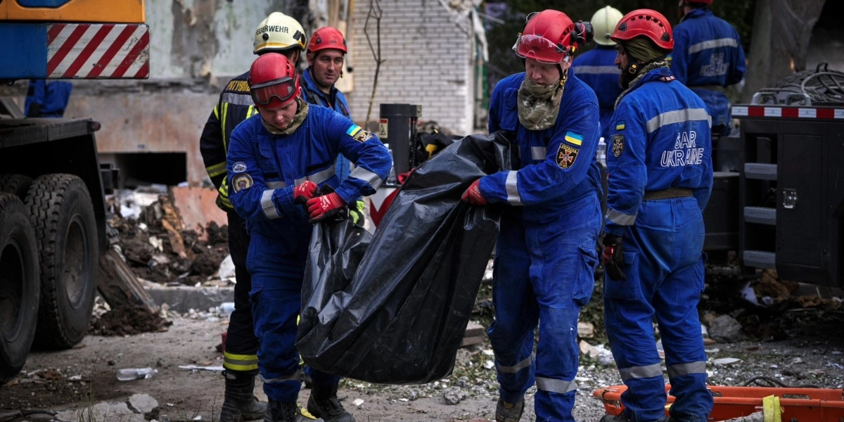 Ουκρανία: Πέντε παιδιά θύματα της πολύνεκρης επίθεσης της Ρωσίας στο Κίεβο με συνολικά 31 νεκρούς 150 τραυματίες