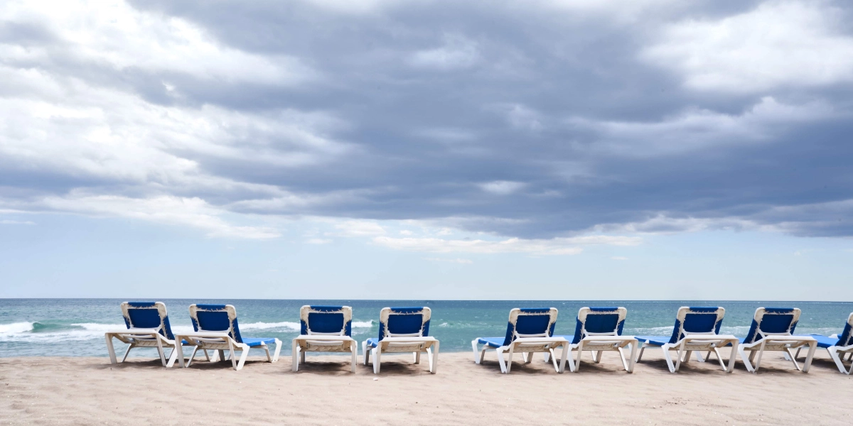 Καιρός: Συννεφιά και βροχές αναμένονται στη δυτική και βόρεια Ελλάδα – Έως 34 βαθμούς η θερμοκρασία