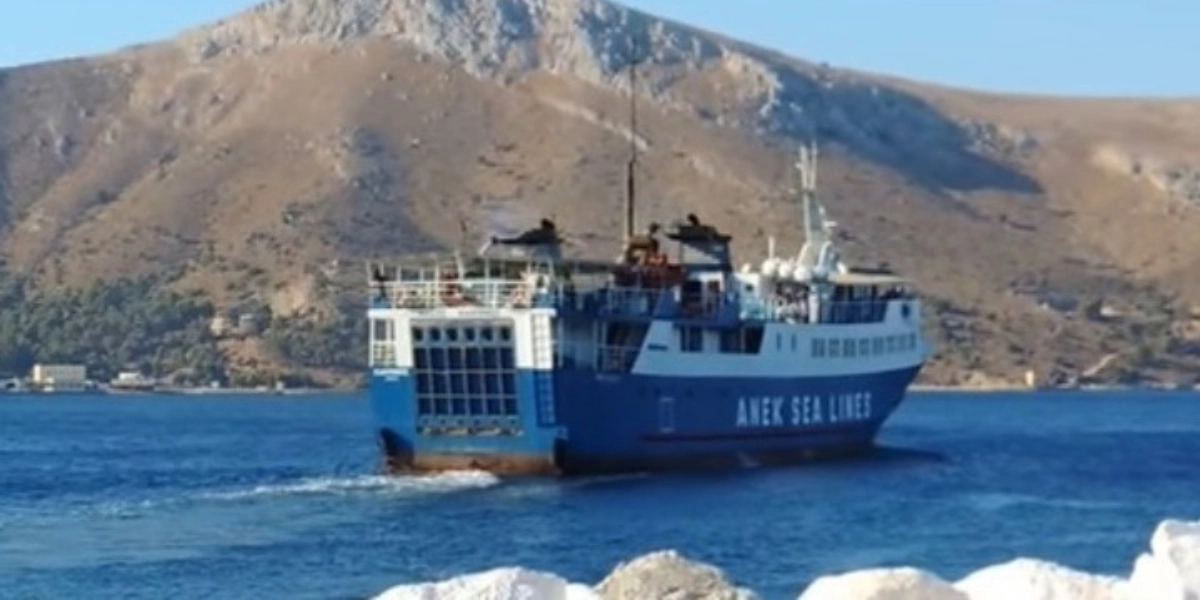 Εύβοια: Πλοίο προσέκρουσε σε ξέρα – Επέστρεψαν στα Νέα Στύρα οι 105 επιβάτες