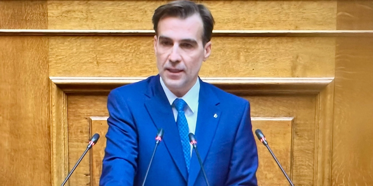 Απάντηση Χουρδάκη σε Ακρίτα: Η ελευθερία του Τύπου δεν είναι «προοδευτική» μόνο όταν μας βολεύει