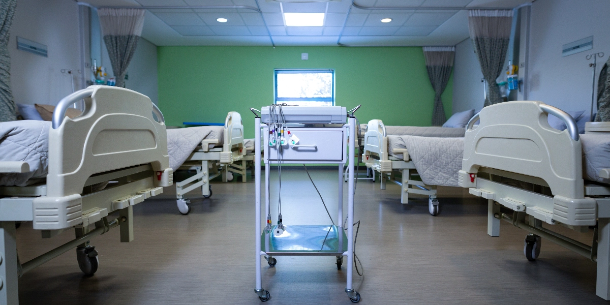 ΕΣΥ: Ανοίγει ο δρόμος στους ιδιώτες γιατρούς να απασχολούνται σε δημόσια νοσοκομεία