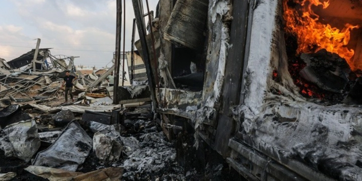 Ο ισραηλινός στρατός αναζητά τη σορό του τελευταίου ομήρου σε ένα κοιμητήριο στη βόρεια Γάζα