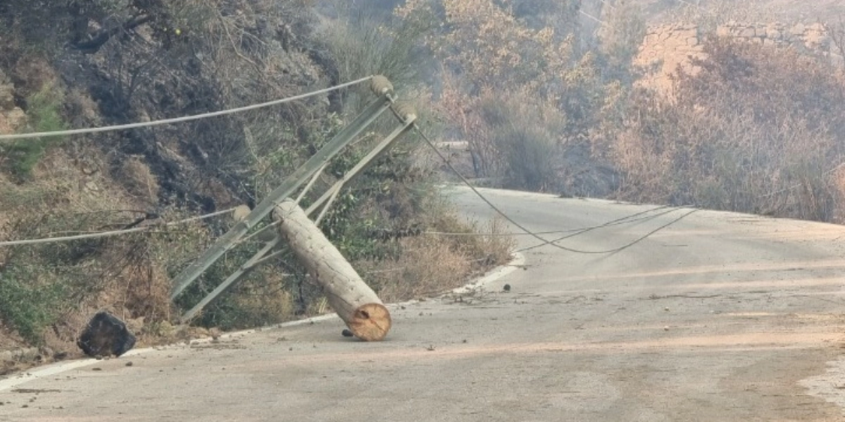 ΔΕΔΔΗΕ: Ποιες περιοχές δεν έχουν ρεύμα εξαιτίας των πυρκαγιών