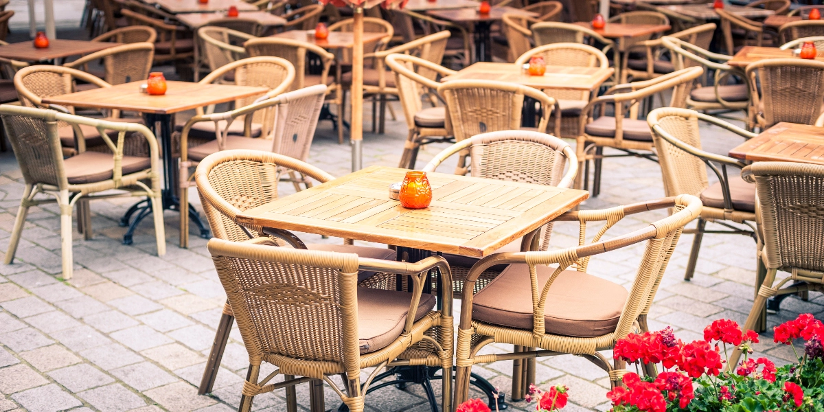 MyStreet: Εφαρμογή καταγγελιών για παραβίαση του δημόσιου χώρου από τραπεζοκαθίσματα