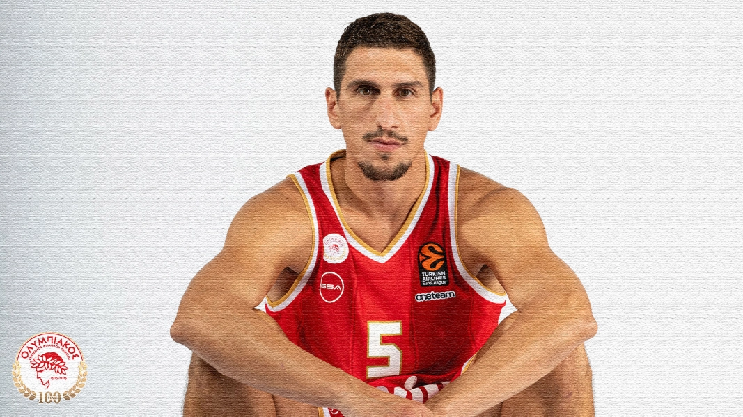 Ολυμπιακός: Ανακοίνωσε παραμονή Λαρεντζάκη