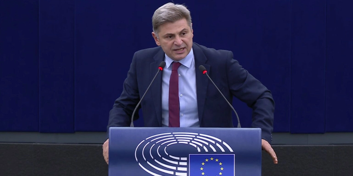 Φαραντούρης: Κρούει τον κώδωνα του κινδύνου για την «στρατηγική περικύκλωση» της Ελλάδας