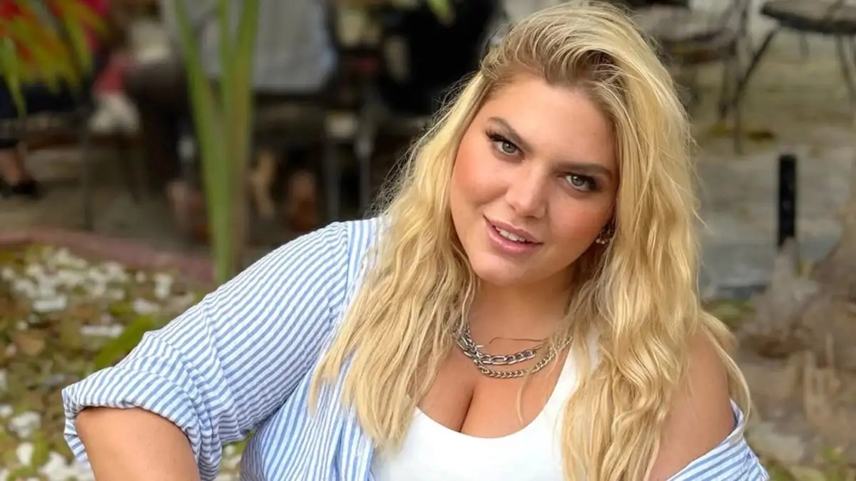 Δανάη Μπάρκα: Ποζάρει στο Instagram με ολόσωμο μαγιό στη Σύρο