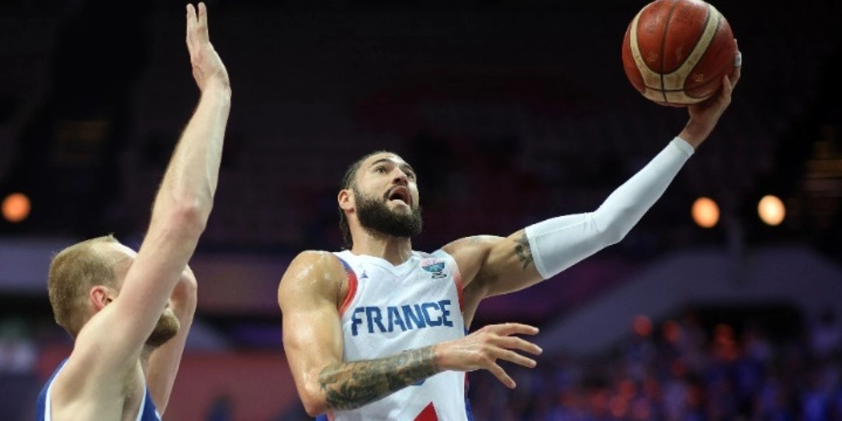 Eurobasket: Η Γαλλία «διέλυσε» την Ισλανδία με διαφορά 40 πόντων