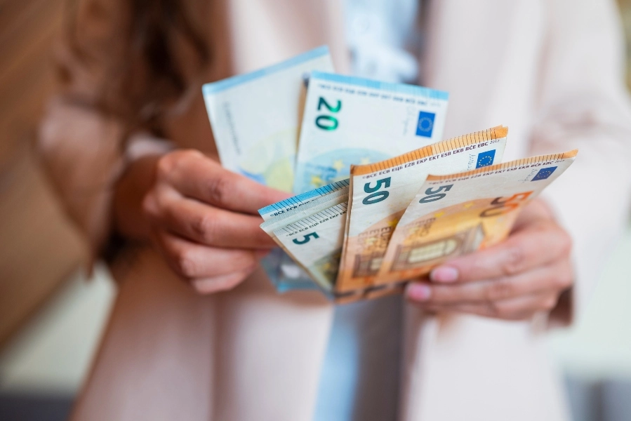 Πότε η ΑΑΔΕ θεωρεί τις τραπεζικές μεταφορές ως δωρεές
