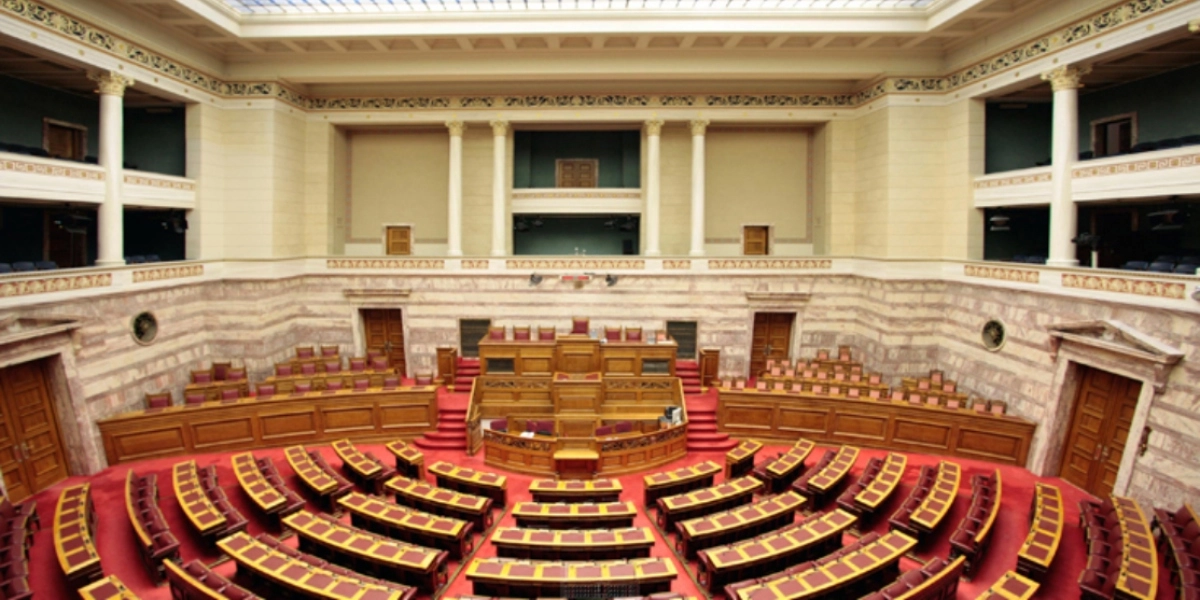 Τροπολογία για τον Άγνωστο Στρατιώτη: Αίτηση αντισυνταγματικότητας από το ΠΑΣΟΚ – Προτίθενται να καταθέσουν και ΣΥΡΙΖΑ, Νέα Αριστερά, Πλεύση Ελευθερίας