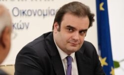 facebook pierrakakis