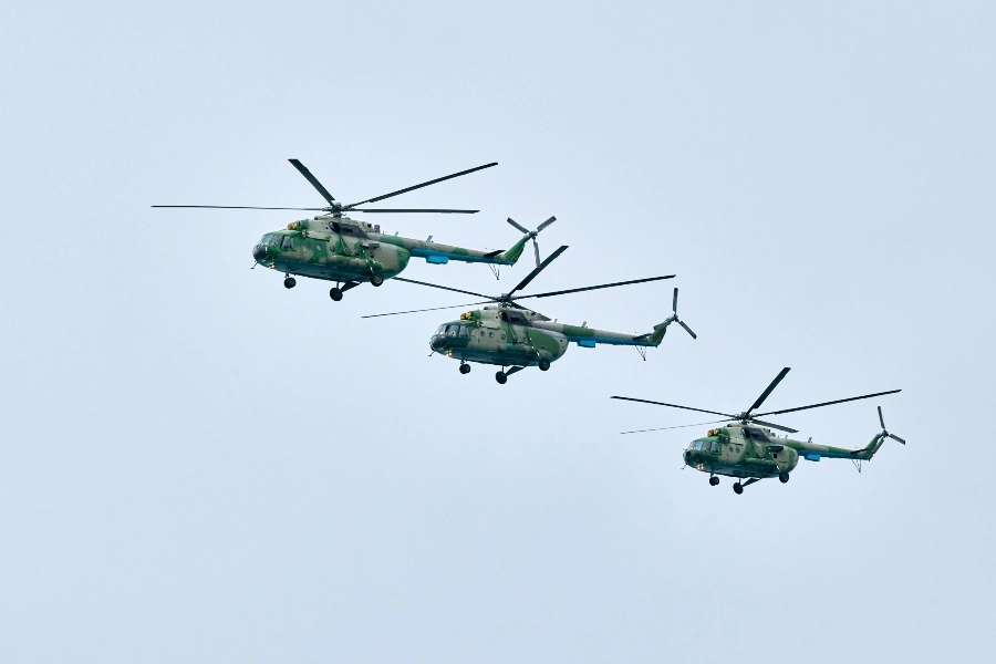 Μαζική επίθεση drones προς τη Μόσχα – Η Ρωσία αναφέρει κατάρριψη 57 UAV και προσωρινό κλείσιμο αεροδρομίων