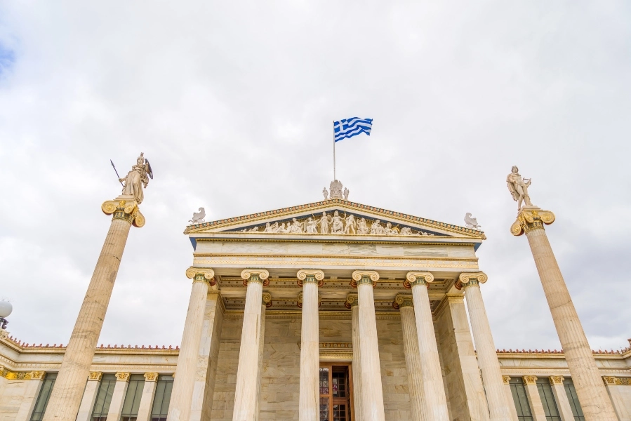 Bloomberg: Το ελληνικό χρέος στο χαμηλότερο επίπεδο των τελευταίων 16 ετών-Σημαντική ιστορική μείωση